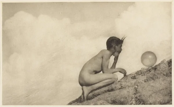 un-regard-oblique female