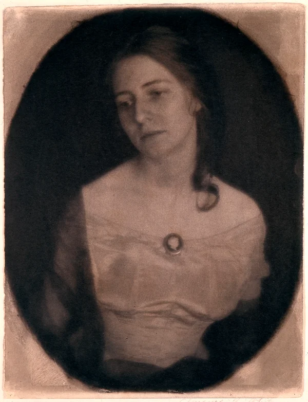 julia-mccune the-cameo-portrait female