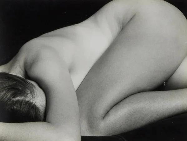 nude-study female