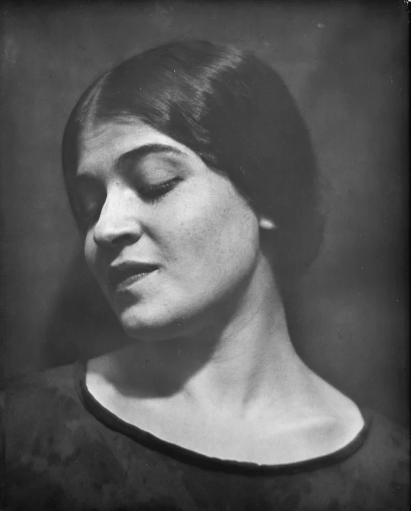 tina-modotti-portrait female