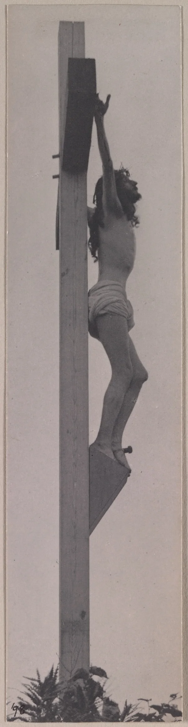 crucifixion-profile-right male