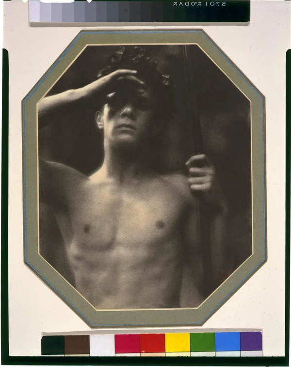 nude-youth-laurel-wreath-staff male