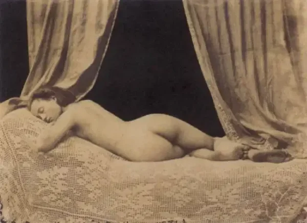 nu-feminin-allonge female