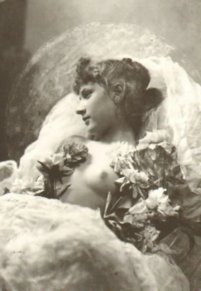 etude-nu female