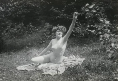 jeune-femme-nue-pre female