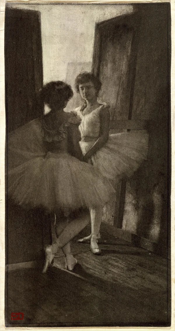 dans-les-coulisses-met female