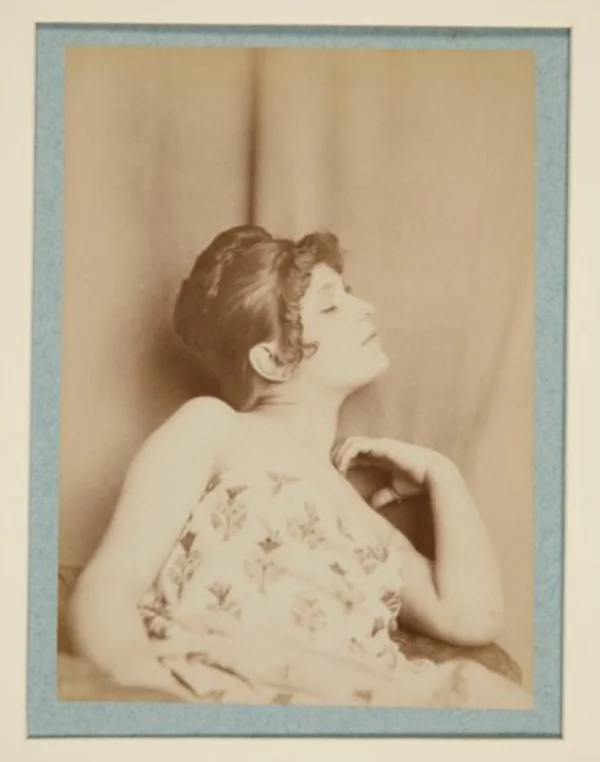 portrait-young-woman female