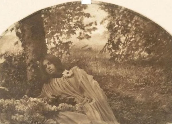 sleeping-woman-woods female