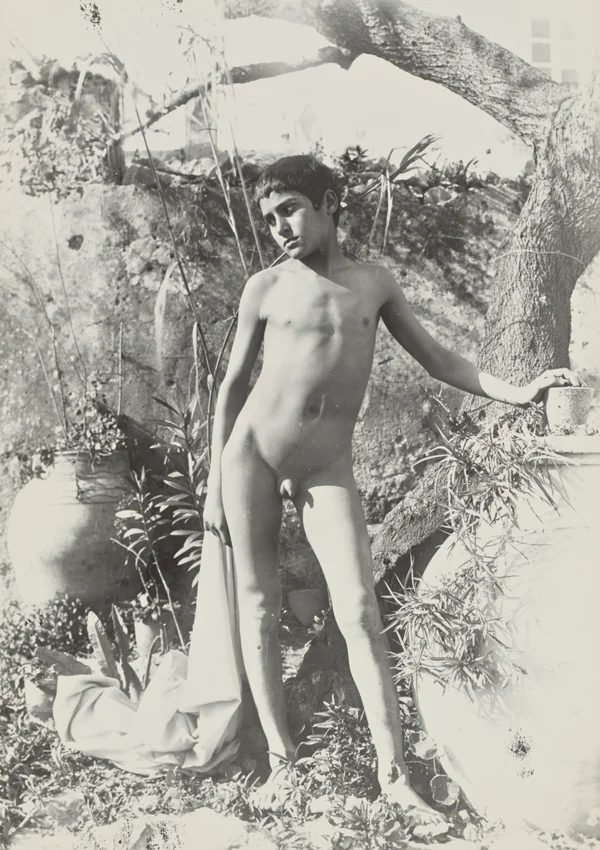 peppino-standing-nude-garden male
