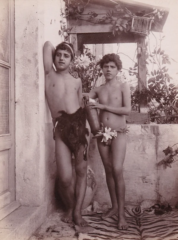 two-boys-staircase-taormina male