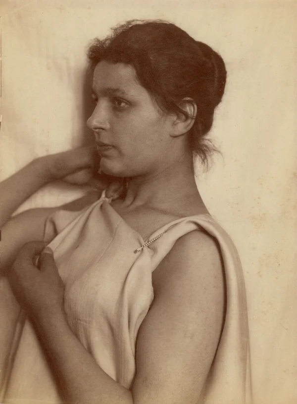 woman-profile ancient-greek-dress female