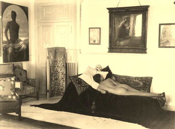 backside-nude-boy-villa-lysis-capri painting-nino-cesarini male