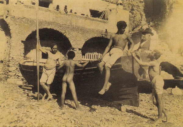 edoardo-atop-boat-among-fishermen-salerno male