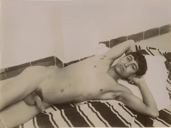 naked-algerian-youth-lying male