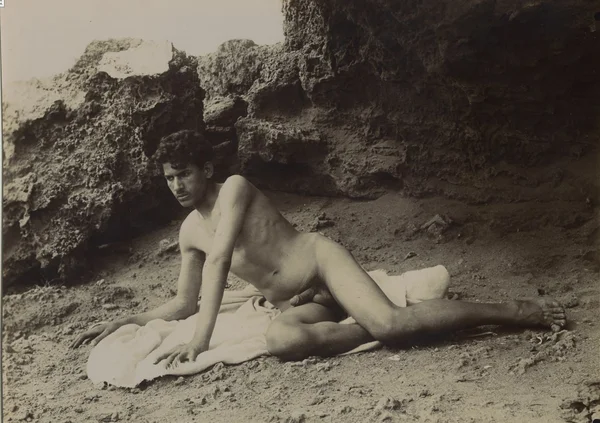 naked-boy-along-seaside male