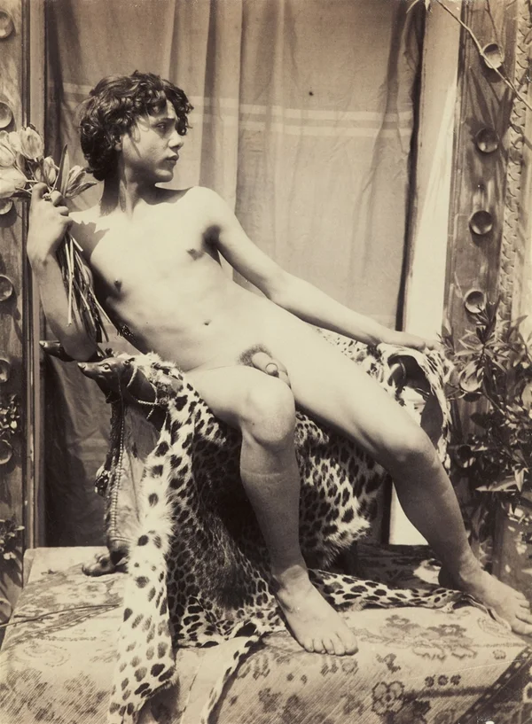 naked-seated-teenager male