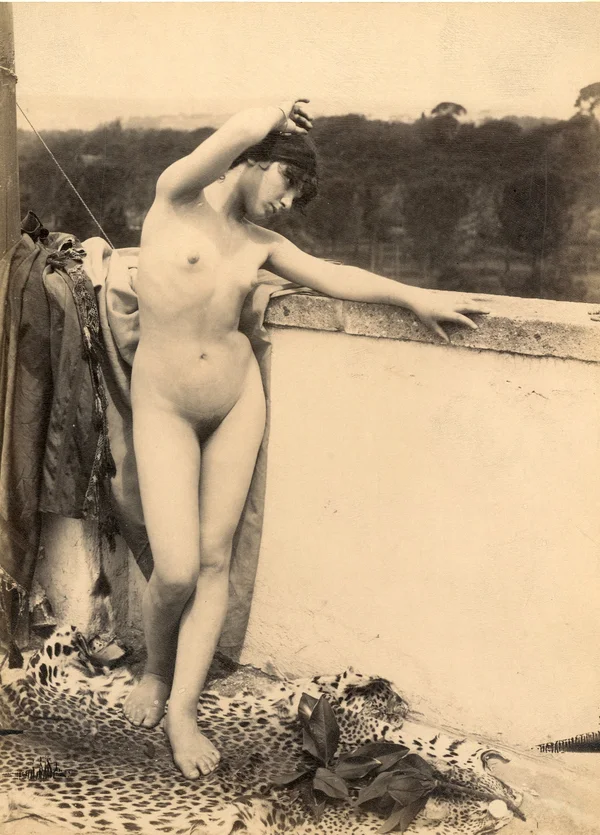 naked-woman-on-terrace female