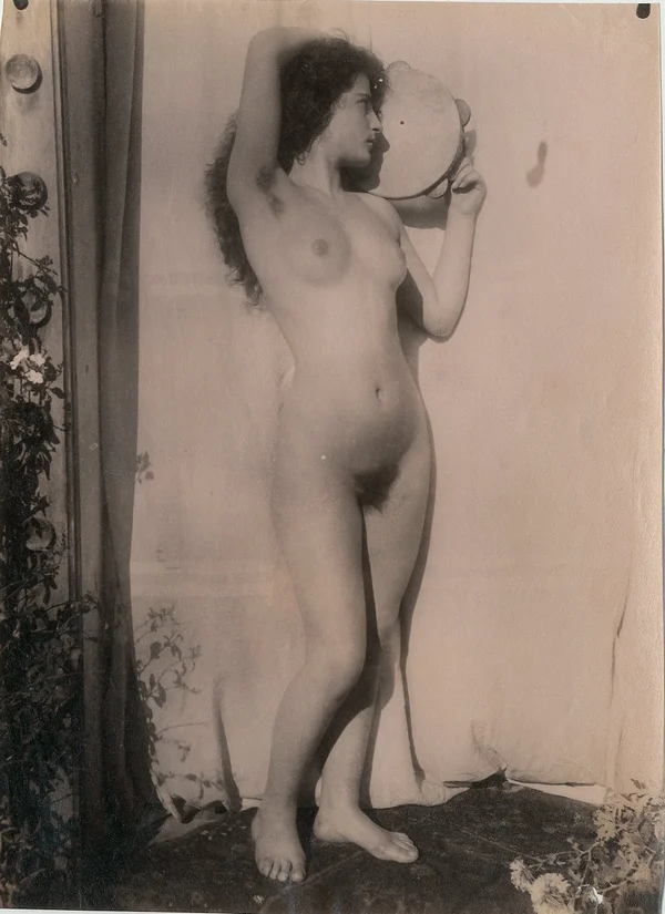 naked-woman-with-tambourine female