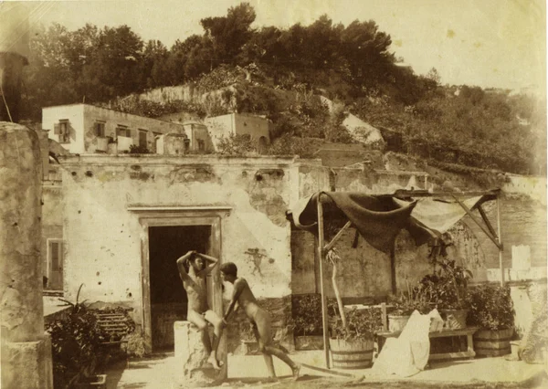nude-models-on-terrace-villa-barbaja-naples male
